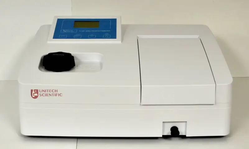 Unitech V-120 Spectrophotometer (US V-120 Spectrophotometer) instrument.